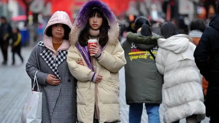 早起18°C，冷空氣效果槓槓的！已經(jīng)感覺到冷了？這波連續(xù)降溫才剛剛開始……