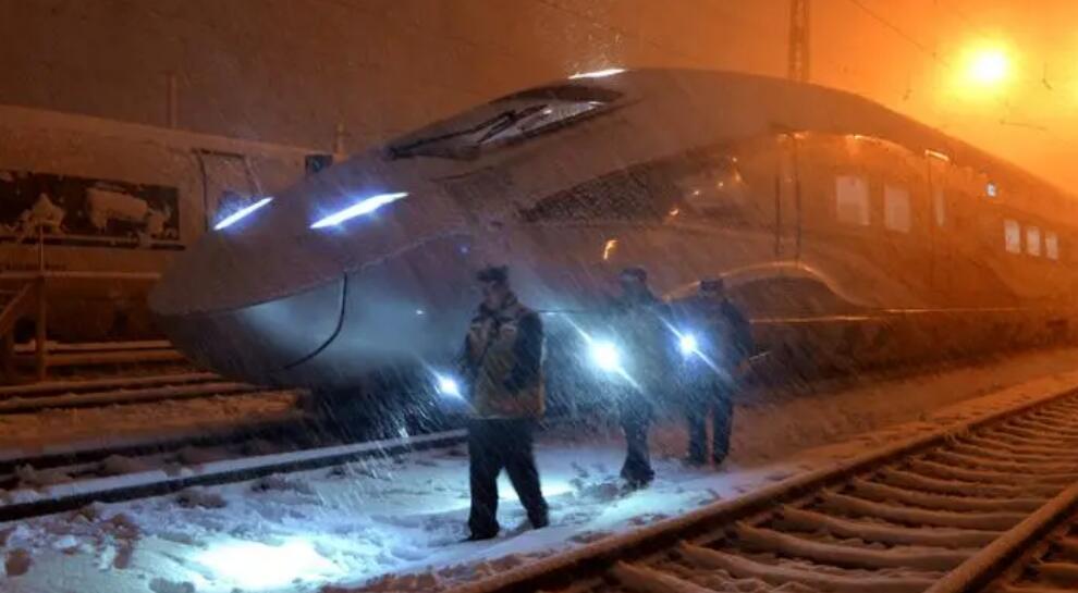 受降雪影響 部分至深圳列車停運(yùn)