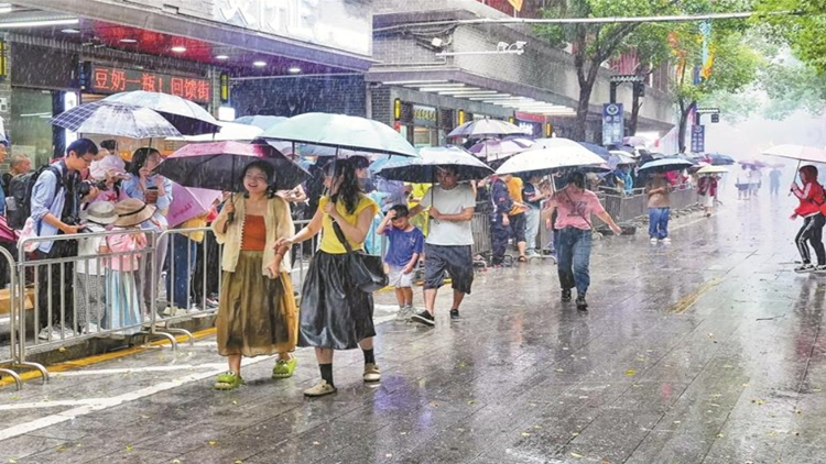 今年以來(lái)首場(chǎng)暴雨讓深圳入汛