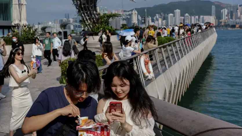 【港事講場(chǎng)】催谷五一消費(fèi)力 考驗(yàn)香港應(yīng)變力