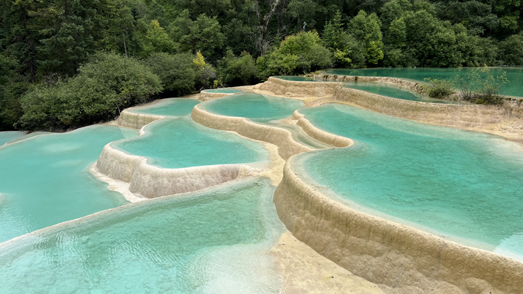 聯(lián)動(dòng)周邊串珠成鏈 九寨溝旅遊業(yè)謀全域發(fā)展