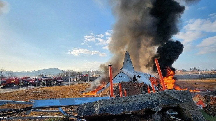 追蹤報(bào)道 | 韓國(guó)一客機(jī)降落後起火至少28人死亡