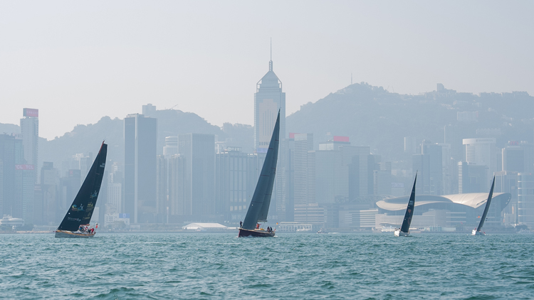 有片 | 「Volvo香港往海南帆船賽」維港掀戰(zhàn)幔 三亞號目標30小時內衝綫